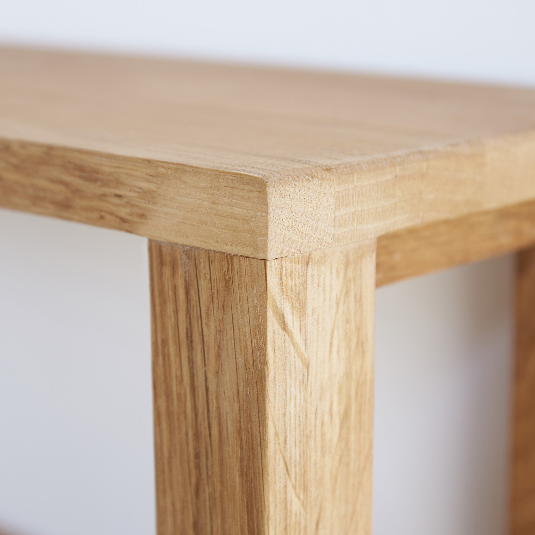 Akeru II væghylde 3H, FSC-certificeret egetræ